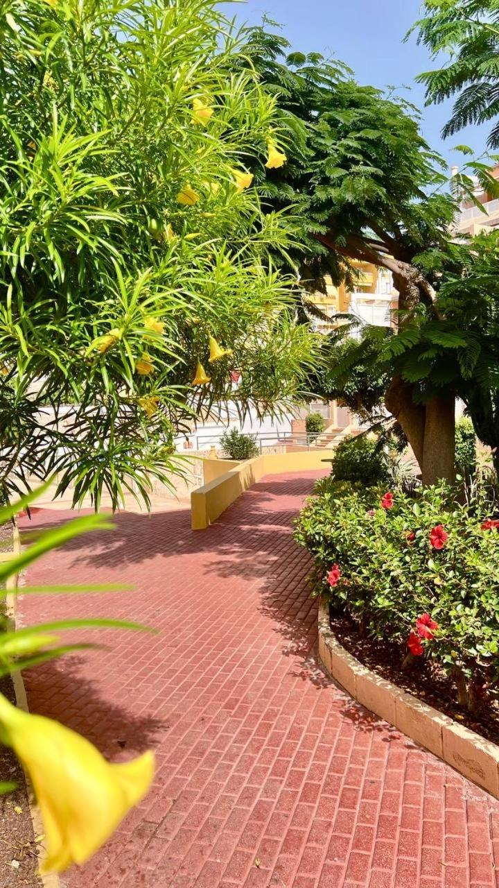 Cozy Two Bed Apartment. Costa Adeje  Kültér fotó